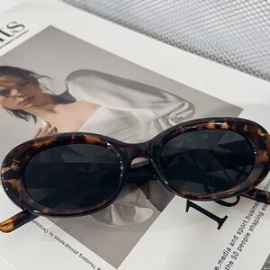 Chic Tortoise Shell Sunglasses